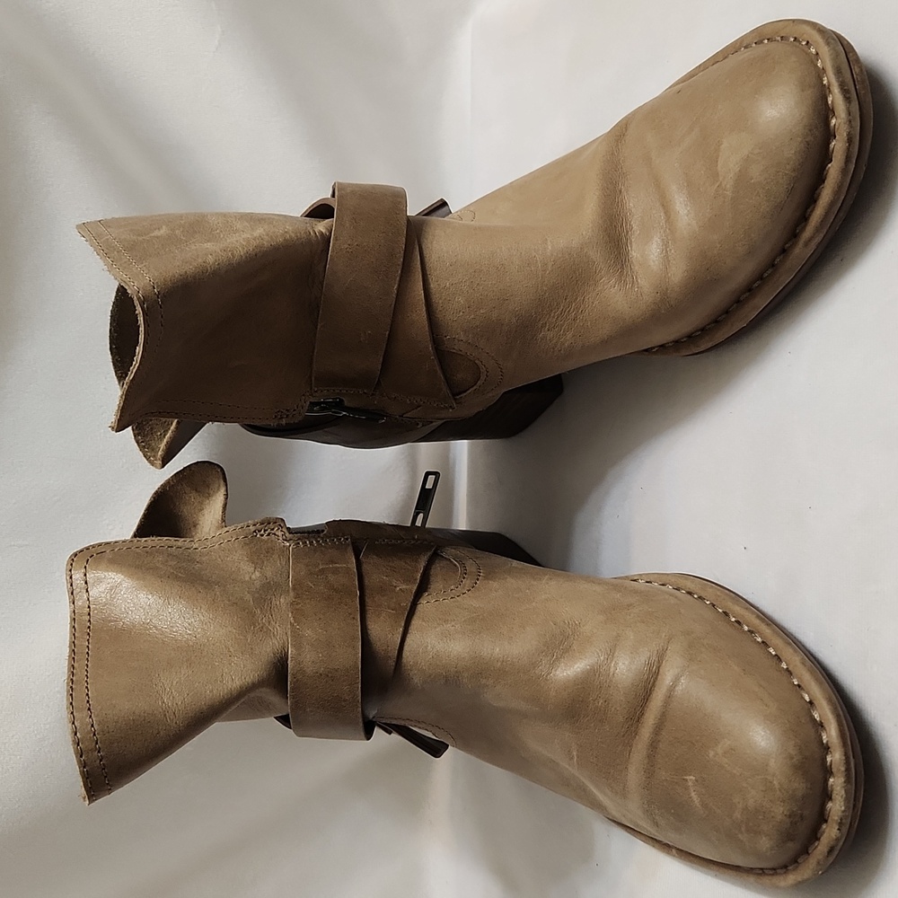 UGG Elysian Tan Leather Heeled Ankle Booties Boots (w size 7.5) - Picture 7 of 16